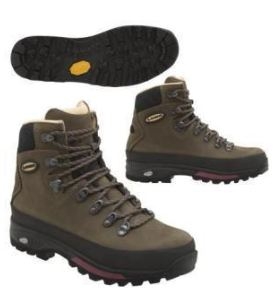 GearGuide Entry: Great Lowa Banff Hiking Boots: January 27, 2013