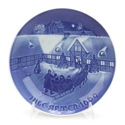 Christmas Plate by Bing & Grondahl, Porcelain Decorators Plate, Arrival of Christmas Guests
