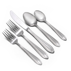Courtship by Stanley Roberts, Stainless 5-PC Setting w/ Soup Spoon