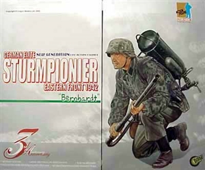 Boxed Figure: Dragon Sturmpionier Eastern Front 1942 Bernhardt (70106)