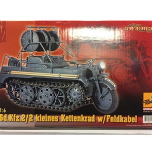 Boxed Vehicle: Dragon Cyber Hobby Sd.Kfz.2/2 kleines Kettenkrad w/Feldkabel (71238)