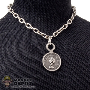 Necklace: DamToys Queen Elizabeth the 2nd Chain