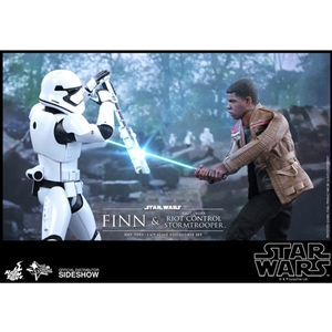 Boxed Figure: Hot Toys Star Wars - Finn & First Order Riot Control Stormtrooper (902626)