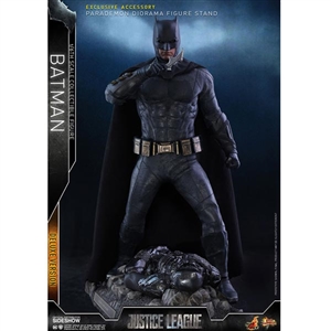 Boxed Figure: Hot Toys Justice League Deluxe Batman (903117)