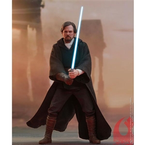 Boxed Figure: Hot Toys Star Wars Episode VIII Luke Skywalker Crait (903743)