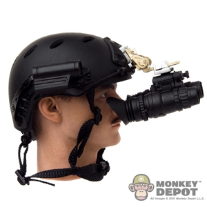 Helmet: Very Hot FAST Ballistic Helmet w/NVG