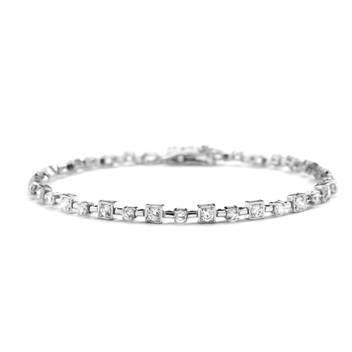 7" long, Lovely formation of round stones set in alternate prong and square bezel setting. A unique piece to match your personality - 4.0 Cts. T.W.