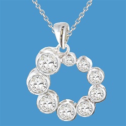 Round Brilliant White Masterpieces pendant in 2ct sotne