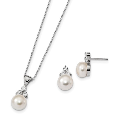 Diamond Essence Pearl Set with Round Brilliant Stones, 1.0 Cts.t.w. set in Platinum Plated Sterling Silver.