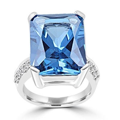 sterling silver ring with emerald cut aquamarine stone & melee