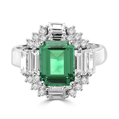 Ring – emerald cut emerald stone, baguettes on 4 sides