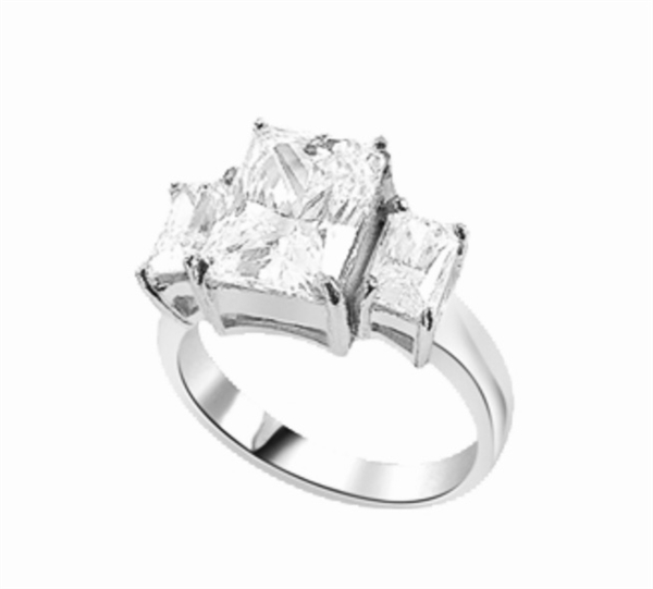 radiant emerald-cut diamond magnifie in white gold