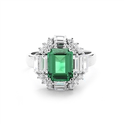 Ring – emerald cut emerald stone, baguettes on 4 sides