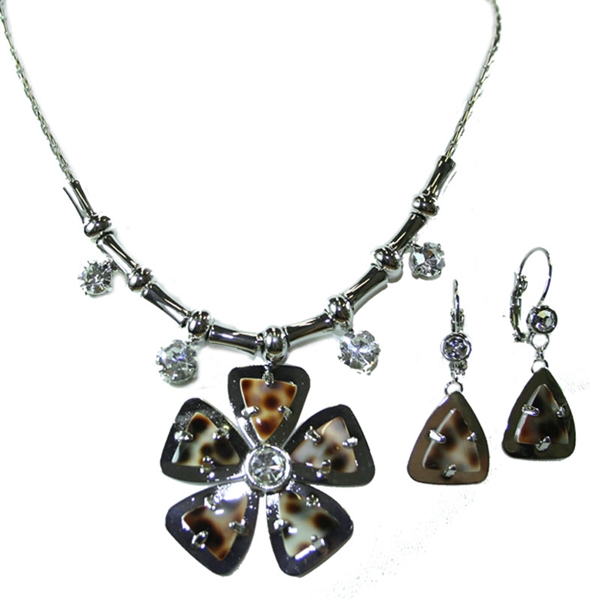Swarovski Crystals/Tiger Shell Necklace+Earrings Set