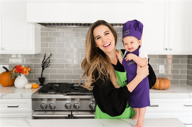 Christy Carlson Romano's Yummy Collection - Halloween Apron & Chef Hat Set