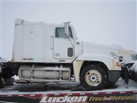 2000 Freightliner FLD 120