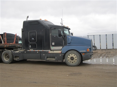 Parting out 2002 Kenworth T600