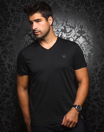 Sporty V-Neck Shirt - Black T-Shirt