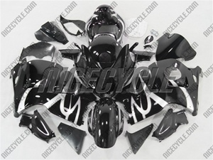 Suzuki GSX-R 1300 Hayabusa Silver Tribal on Black Fairings