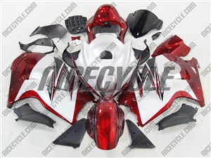 Suzuki GSX-R 1300 Hayabusa Red on White Fairings