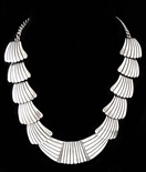 ELEGANT JOHNNY KING WHITE HOGAN NECKLACE