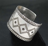 STRIKING EARLY 1935 STAMPED NAVAJO SILVER CUFF