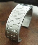 PAT PRUITT STAINLESS STEEL CUFF BRACELET<SPAN style="COLOR: #ff0000; FONT-WEIGHT: bold">*SOLD*</SPAN></SPAN>