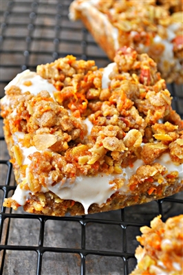 Carrot Cake Cheesecake Bars