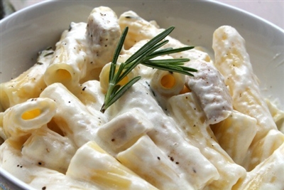 Herb roasted Chicken,  Rosemary, and Goat cheese pasta