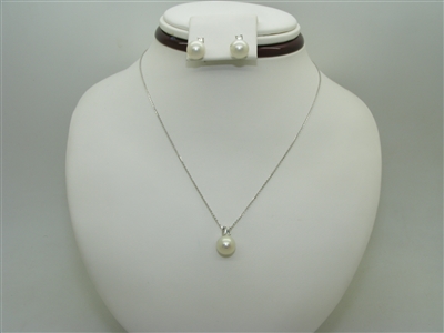 18k white gold diamond and pearl set