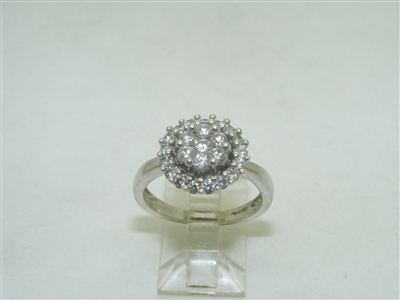 A beautiful diamond 14k white gold ring