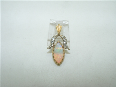 BEAUTIFUL Diamond & Opal pendant