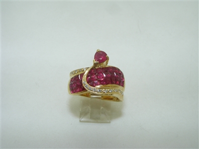 Beautiful Vintage diamond and ruby ring