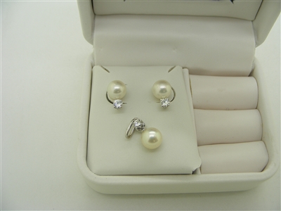14K White Gold Cultured Pearls Earrings & Pendant Set