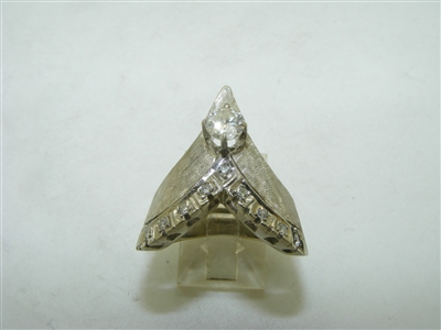 Beautiful designed vintage diamond ring