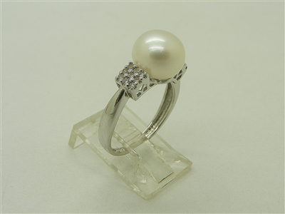 14K White Gold Pearl & Diamond Ring