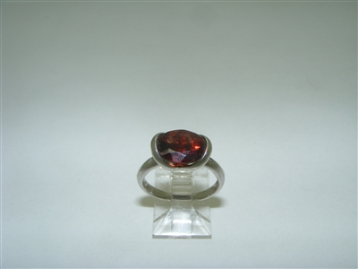 Beautiful Garnet Diamond ring