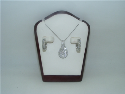 BEAUTIFUL Diamond earring and necklace set