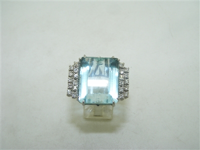 Beautiful huge Aquamarine diamond ring