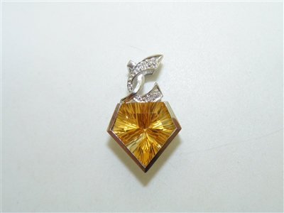 18k White Gold Gorgeous Gold Topaz Pendant