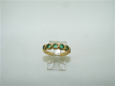 18k yellow gold emerald band