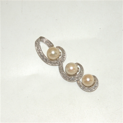 Gorgeous Pearl Diamond Pendant