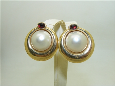 14k Yellow Gold Round Mabe Pearl Earrings