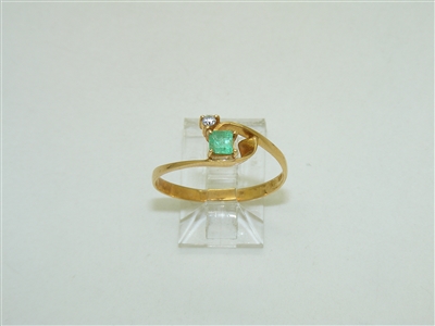 18k Yellow Gold Emerald Ring