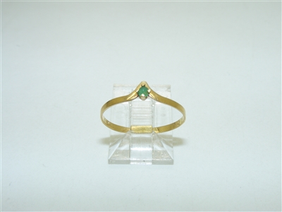 18k Yellow Gold Green Emerald  Ring