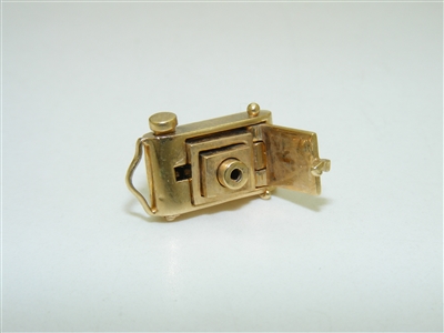 14k Yellow Gold Unique Vintage Camera Pendant