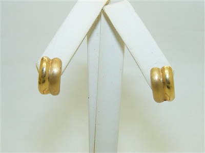 18k Yellow Gold Lever back Earrings