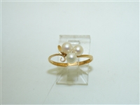 18k Yellow Gold with Three Cultured Pearls