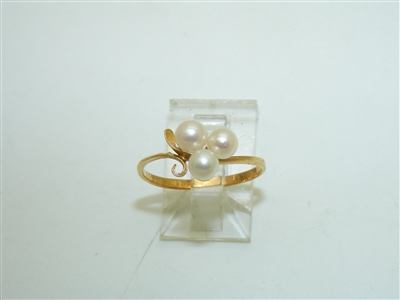18k Yellow Gold with Three Cultured Pearls