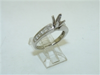 Princess cut or Emerald cut Setting Diamond Ring